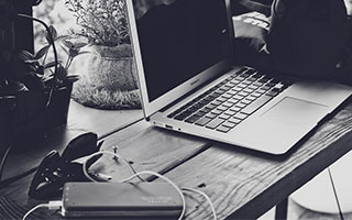 配资行情网:比较正规杠杆配资平台-8月股价涨幅超82%的东芯股份今日复牌 “反路演”引投资者戏称“东伟达”来了